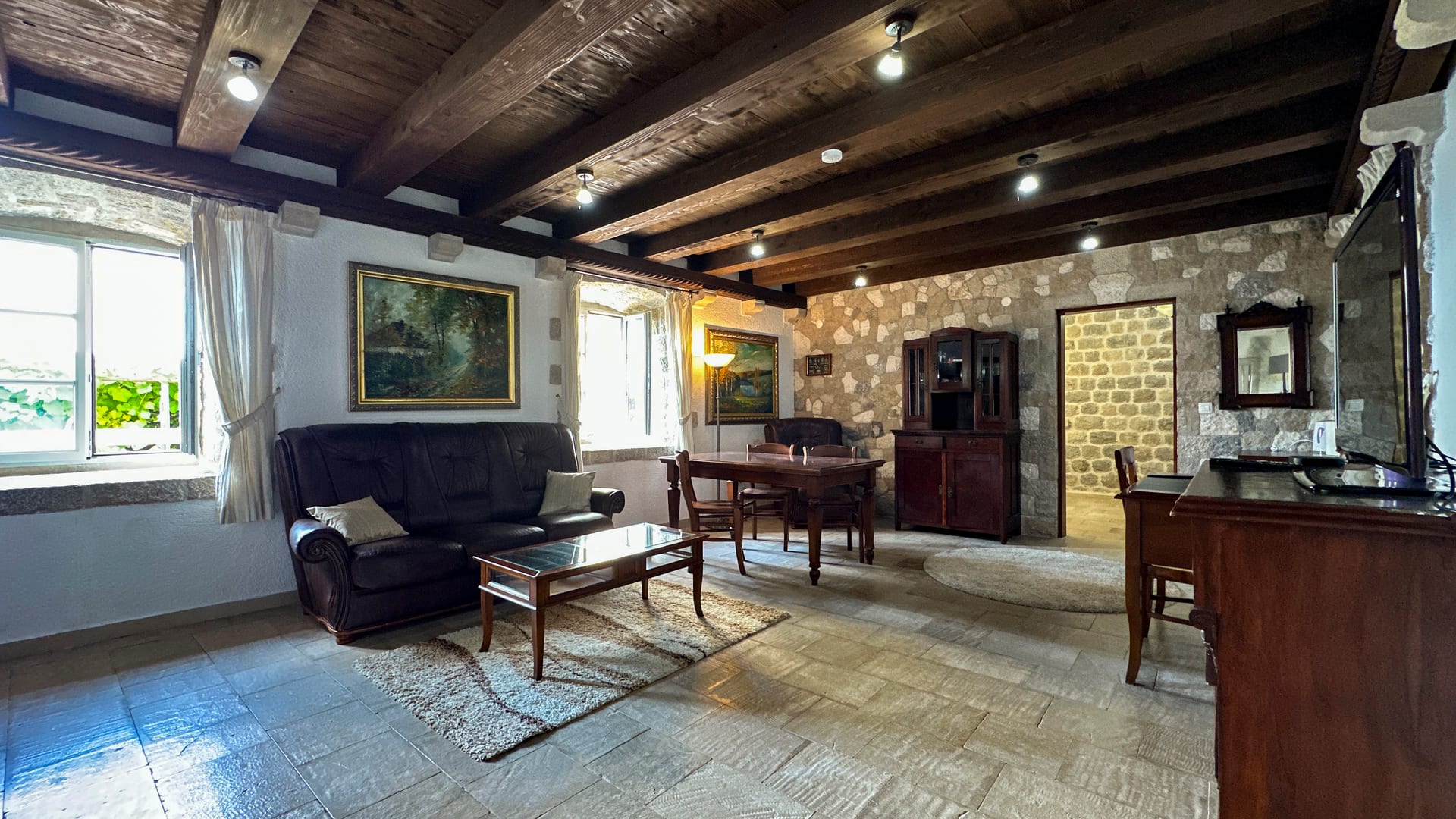 Stone & Beam interior — photo 5